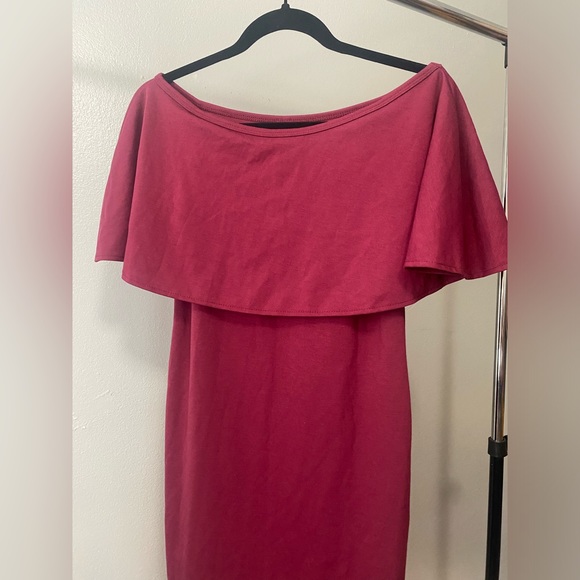 Off shoulder dress with side cut NWOT - Picture 9 of 13